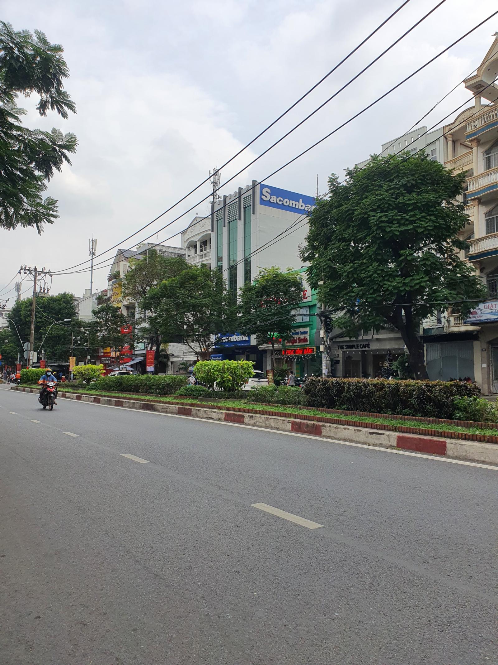 Tòa Building Lam Sơn , ( 1 hầm + 7 lầu) , DT : 11 x 23 . Thu nhập 500 tr/th. Giá 62 tỷ