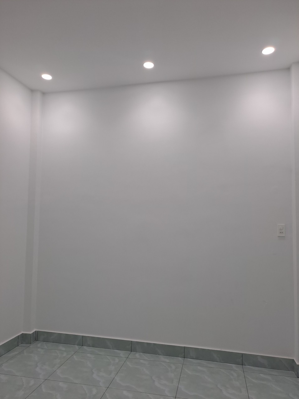 Cần tiền Bán căn nhà mới đường Lê Hồng Phong, P.1, Q.10 (3,5x11m) 3 tầng, giá 6.8 tỷ TL