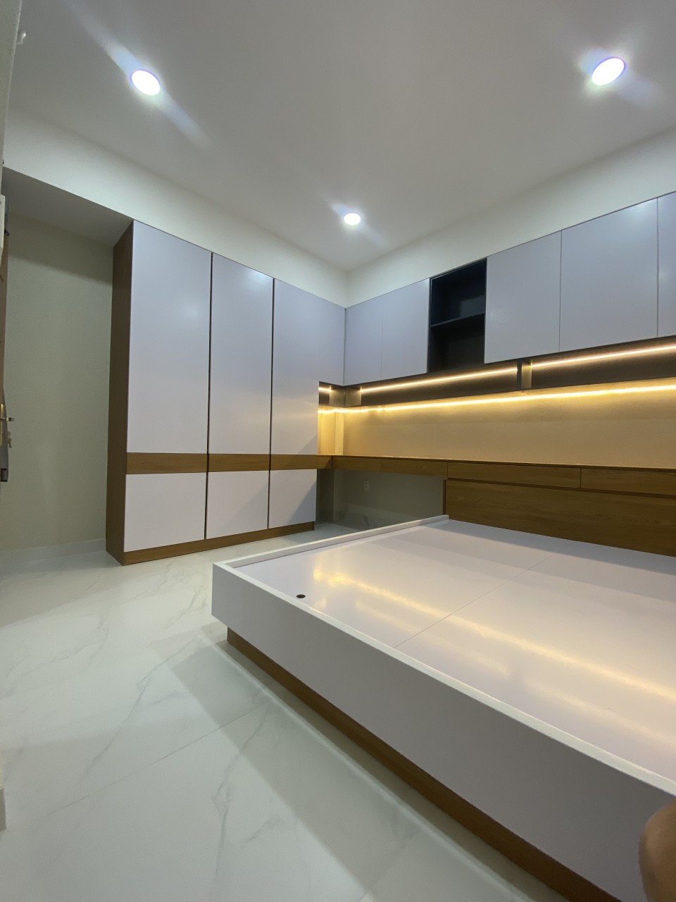 Siêu Phẩm Đẹp Y Hình, HXH 6m Lạc Long Quân, P3, Q.11 (4x12m) 6 tầng, giá 9,8 tỷ