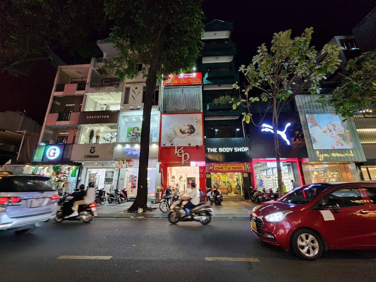 Kẹt bank bán gấp nhà MT Nguyễn Trãi , Bến Thành , Quận 1
