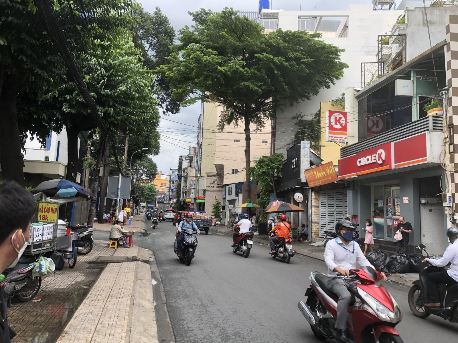 4,7 x 25m, bán nhà 4 lầu đường Phạm Văn Hai - p.1 (có thang máy - 23,5 tỷ)