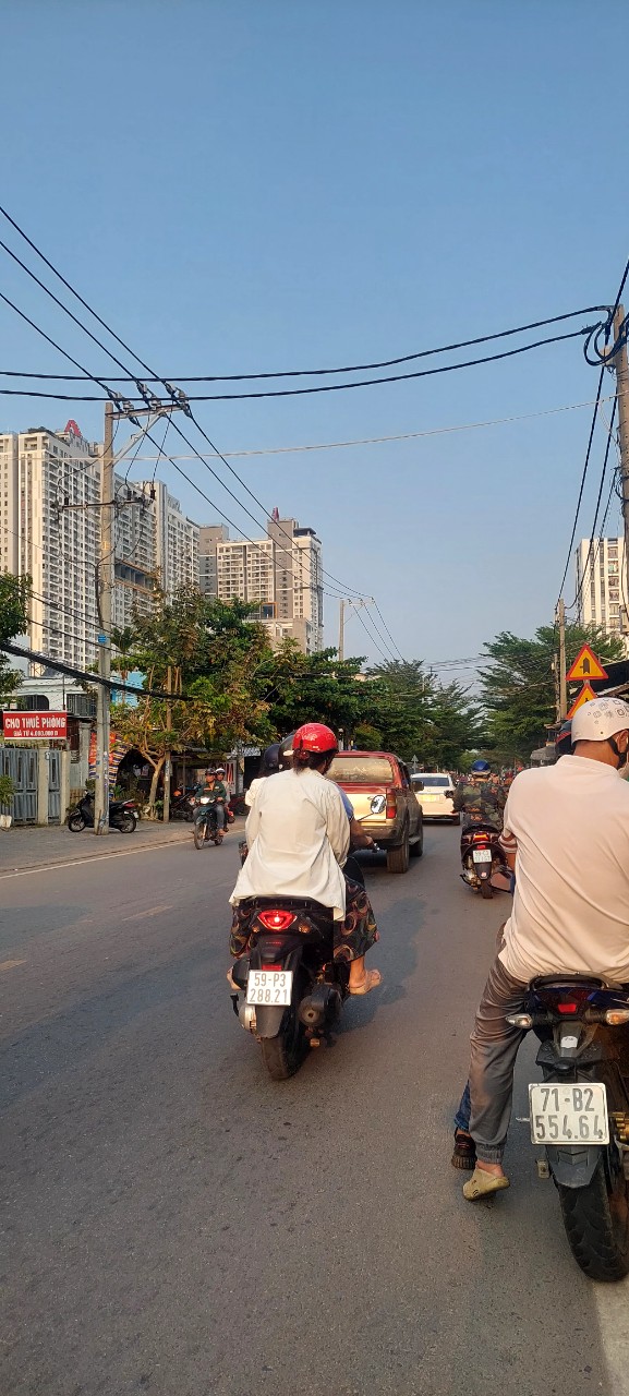 TẶNG NGAY BIỆT THỰ SÂN VƯỜN-QUÁN COFFEE - HOÀNG QUỐC VIỆT NGANG 13M*50M CHỈ NHỈNH 80.. TỶ SÁT PHÚ