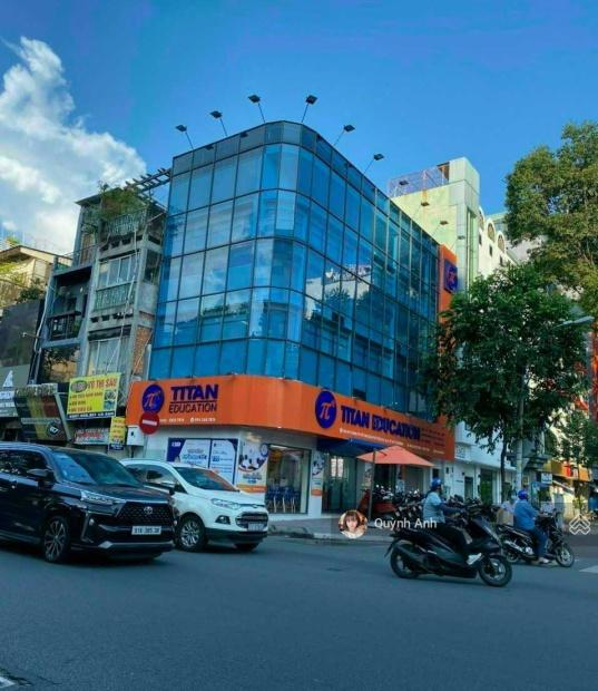 Góc 2MT đẹp - Nguyễn Trãi + Tôn Thất Tùng - 12x12m, 3 tầng, HĐ thuê 120tr/th