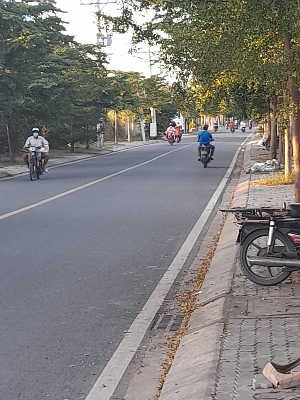 BÁN LÔ ĐẤT mặt tiền đường Nguyễn Văn Tạo - 20x40m = 800m2