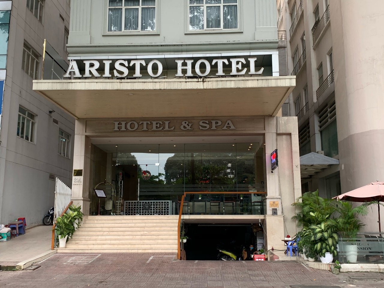 Bán khách sạn 3 sao Măt Tiền Võ Văn Tần, Quận 3 _ HĐ thuê 30.000th 