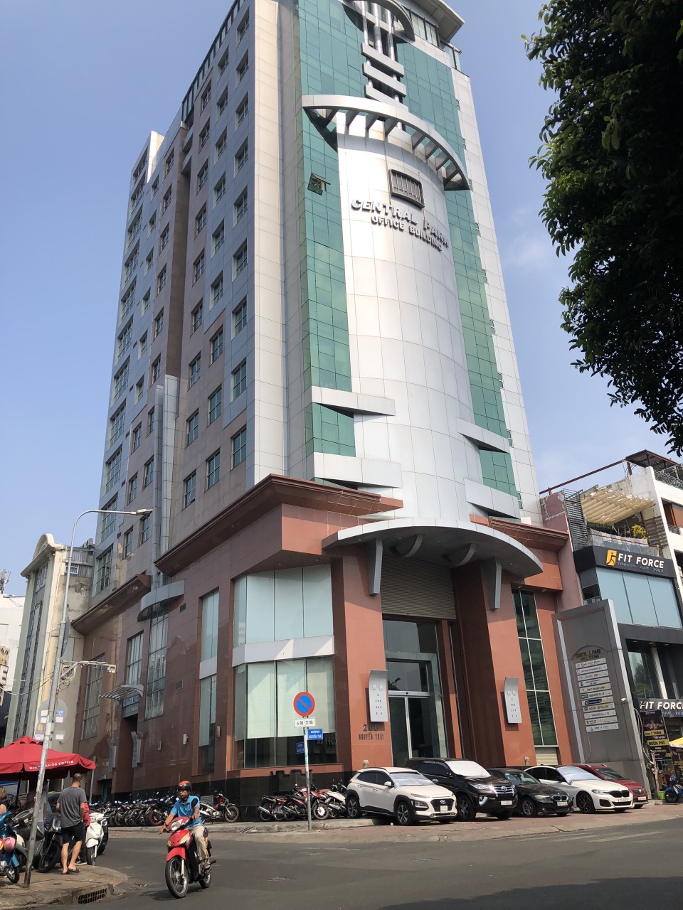 Bán tòa nhà văn phòng 2 MT Nguyễn Trãi, Q1. Hầm 14 tầng 20x32m. Giá 780tỷ doanh thu 2 tỷ