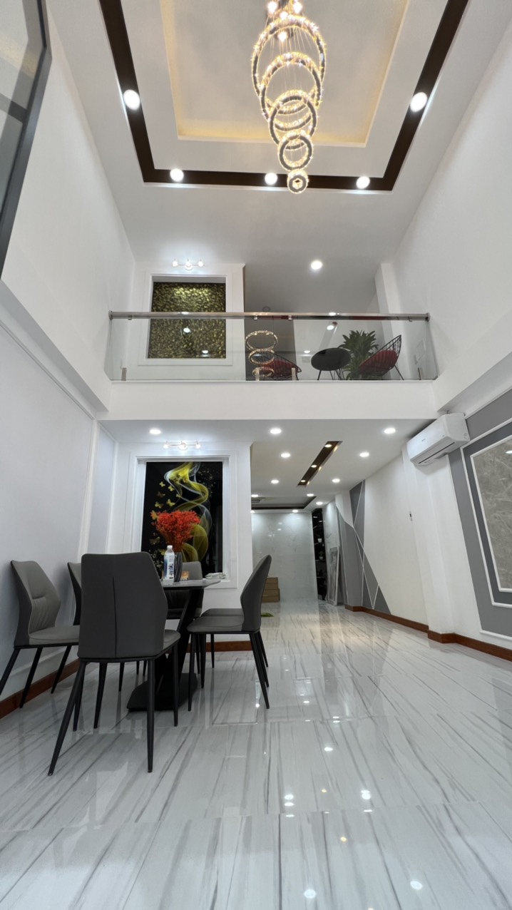 Bán gấp Nhà hẻm xe Hơi Lạc Long Quân , P.3 , Q.11 (4x12m) 6 tầng + thang máy. giá 9.8 tỷ TL