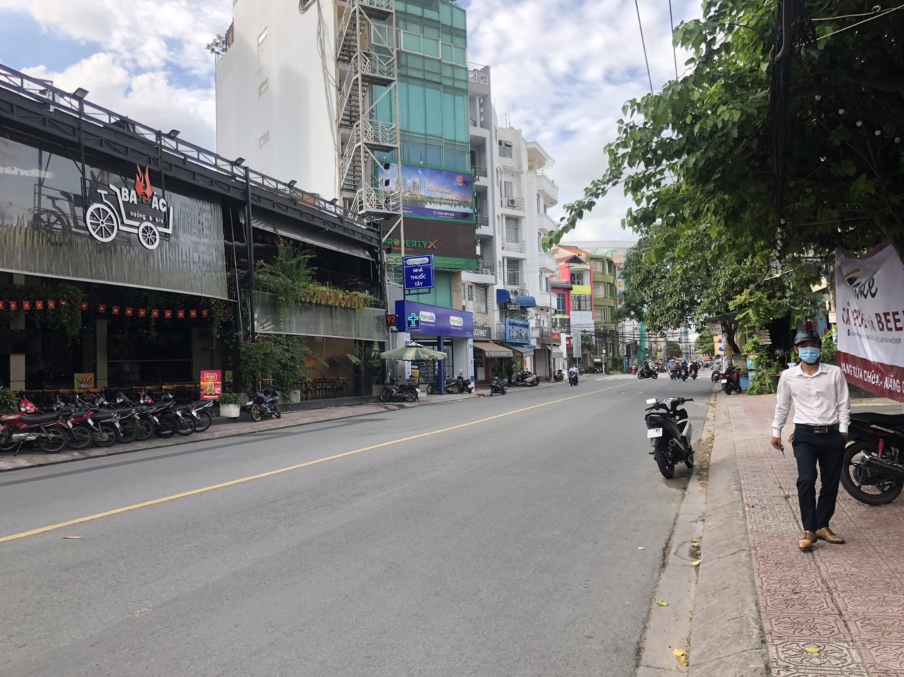 Bán gấp nhà mặt tiền đường Tân Sơn Nhì, Quận Tân Phú, DT: 4.4m x 16m, giá 13 tỷ