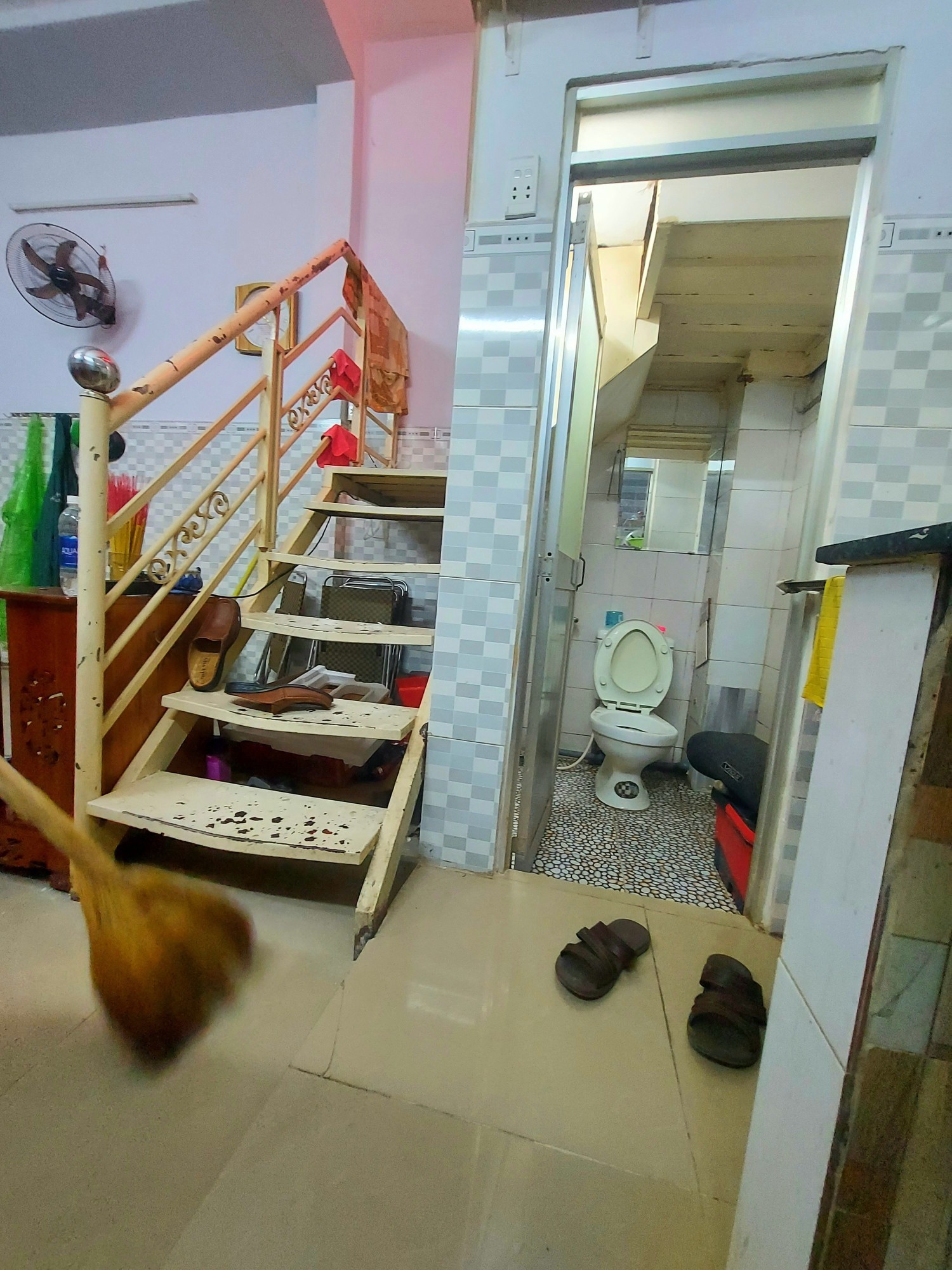 Cần tiền kinh doanh, bán gấp nhà mới, đẹp vuông vức 2 tầng  Độc Lập Tân Phú chỉ 2.x tỷ. 