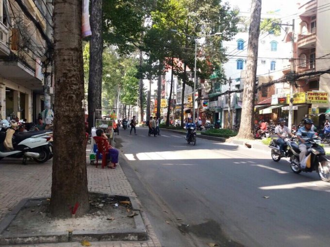 Vị trí kinh doanh đắc địa ngay mặt tiền đường thương hiệu Nguyễn Chí Thanh.
