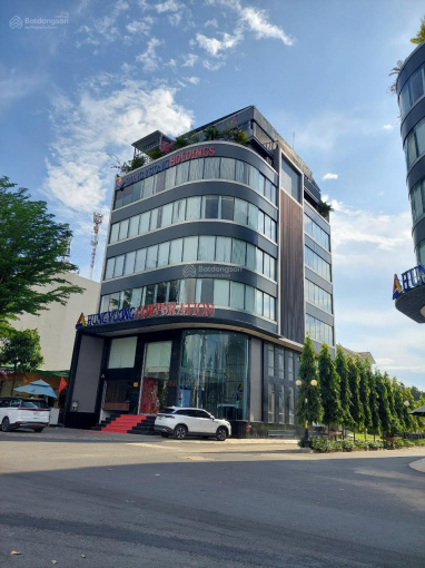 Kẹt nợ bán nhà mặt tiền Trần Hưng Đạo,P Nguyễn Cư Trinh Quận 1, DT (8x20m). HĐT 150tr/th