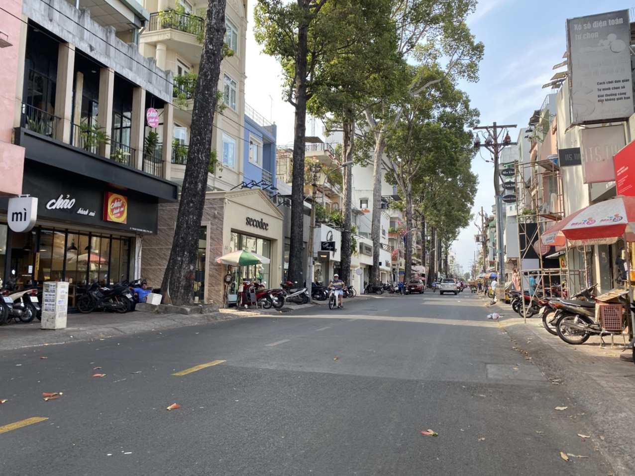 Bán căn góc 2 mặt tiền cực kỳ đẹp đường Trần Quang Khải, P.Tân Định, Quận 1. HĐT: 200tr/tháng