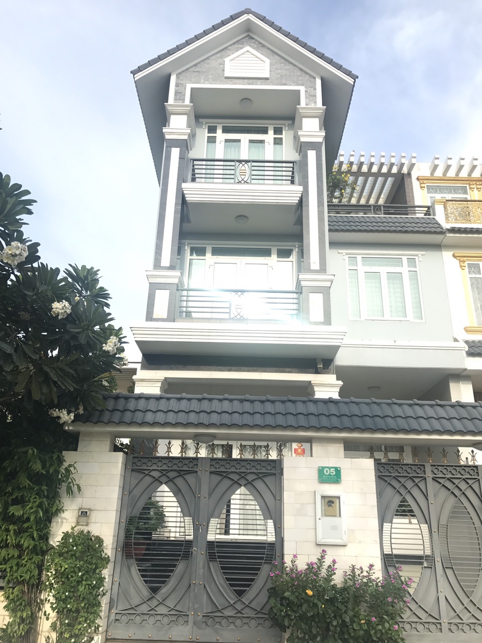 Bán biệt thự KDC Văn Lang, đường Phạm Hùng nối dài, 210m2, sổ hồng, 14.5  tỷ, LH: 0934.933.978
