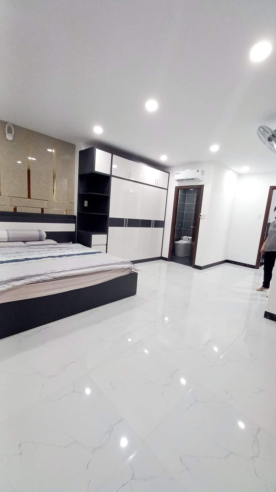 NHÀ CHÍNH CHỦ , VỊ TRÍ KHÔNG ĐỐI  THỦ TÂN QUY. Q7 180M2- (5.5*23)Chỉ :18 tỷ