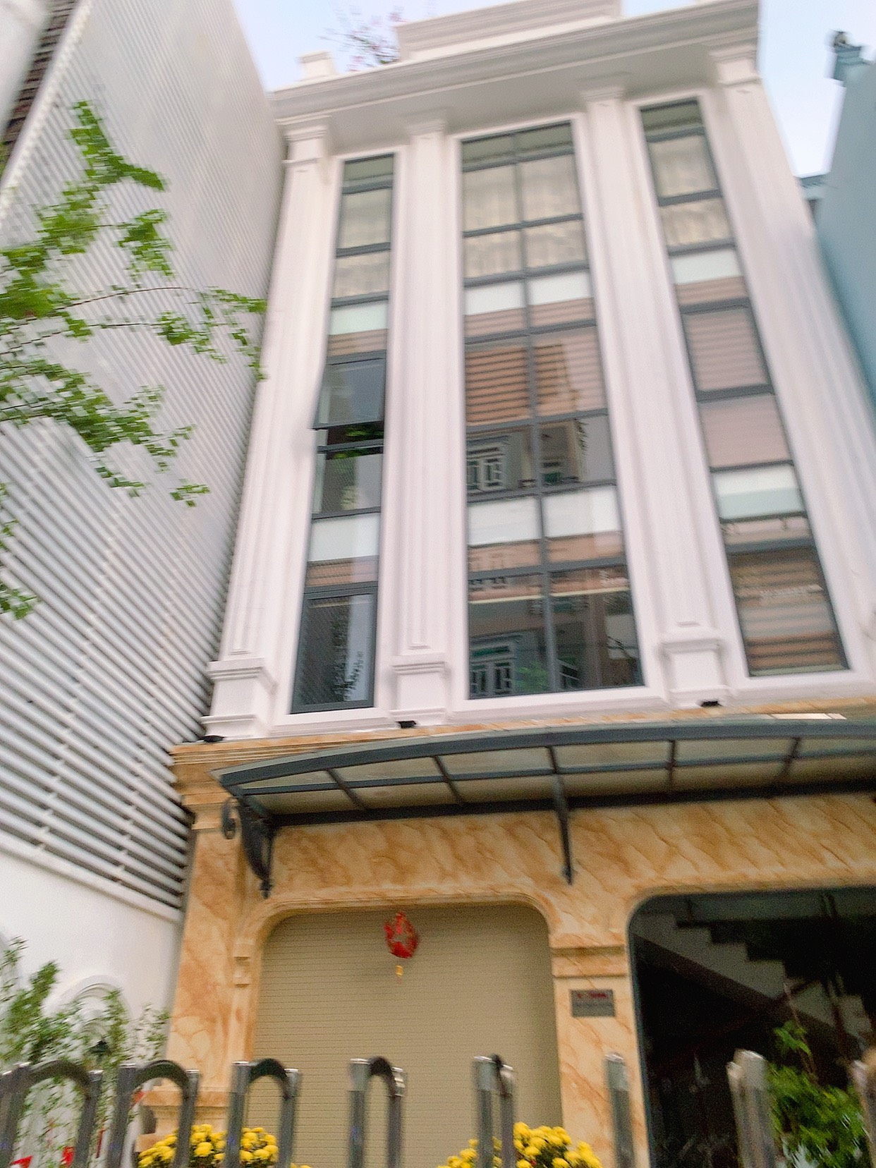 Bán nhà mặt tiền Phan Đăng Lưu, P7, Quận Phú Nhuận (9 x 21m) trệt 3 tầng giá 27 Tỷ TL