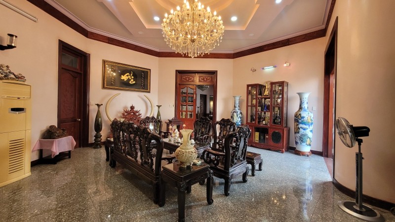 Biệt Thự Mặt Tiền Đẳng Cấp - Phước Long A - Thủ Đức - 984M2 - 4 Tầng - 7PN - Chỉ 80 Tỷ.