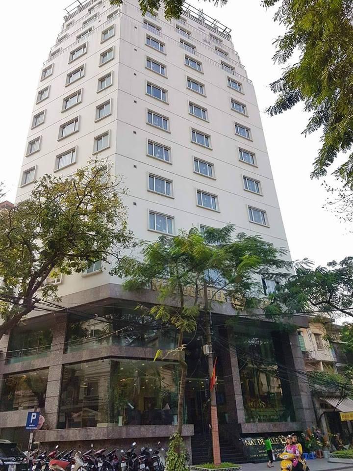 Bán lỗ, chỉ 80 tỷ, CHDV 77 phòng sân bay, khoán 3,6 tỷ/năm, 330m2, 8 tầng, hẻm thông xe tải 2 chiều