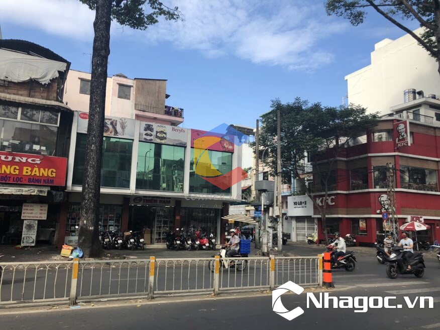 Ngợp bank! Bán nhà riêng MT Đào Duy Từ, P5, Q10, DT: 5x20m, 4 lầu, giá chỉ 25 tỷ