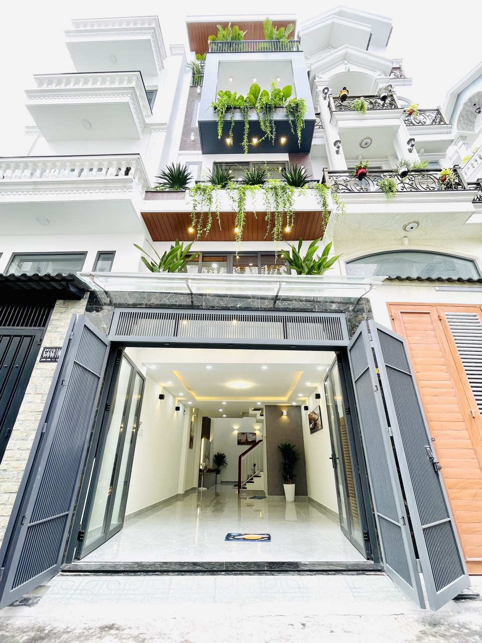 Bán nhà mặt phố tại Đường Bờ Bao Tân Thắng, Phường Tây Thạnh, Tân Phú, Tp.HCM diện tích 120m2  giá 20 Tỷ