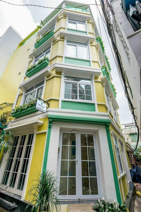Giá chỉ 10 tỷ sở hữu căn nhà hẻm xe hơi, Nguyễn Trãi Q. 1 - 4x15m - 3 lầu
