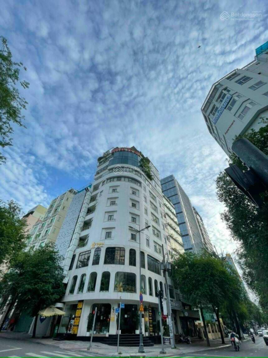 Nhà bán 2 mặt tiền đường Trương Quốc Dung 15x40m hầm 8 lầu 2 thang máy HĐT 500tr, giá 145 tỷ