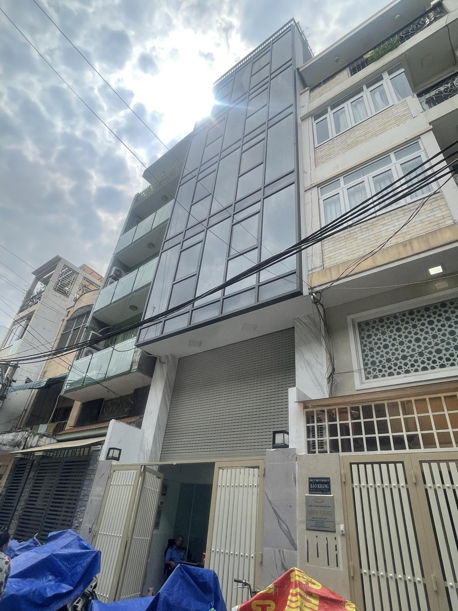 Bán tòa nhà 7 tầng đường Nguyễn Thiện Thuật P1 Q3 5x18 NH 6m 7 Tầng Thang Máy Giá 25 TỶ