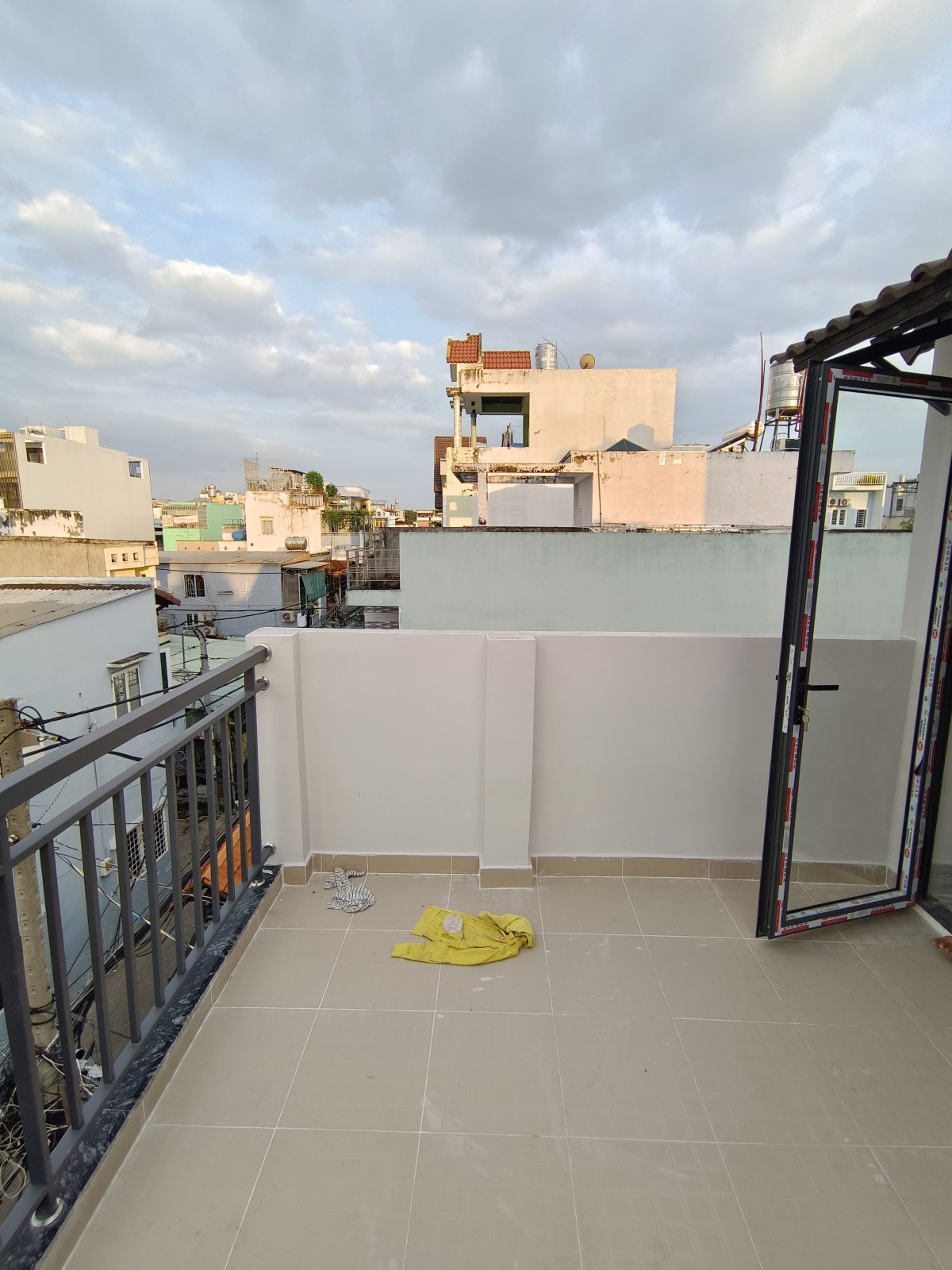 Bán gấp nhà mới, lô góc sát mặt tiền 3 tầng Trương Phước Phan Bình Tân chỉ 3.6 tỷ. TL