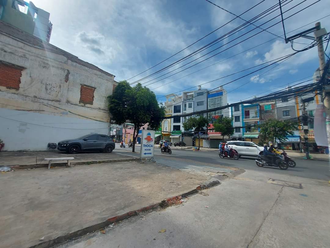 Bán nhà hẻm xe hơi, đường Cách Mạng Tháng 8, gần CV Lê Thị Riêng, gần bệnh viện Thống Nhất