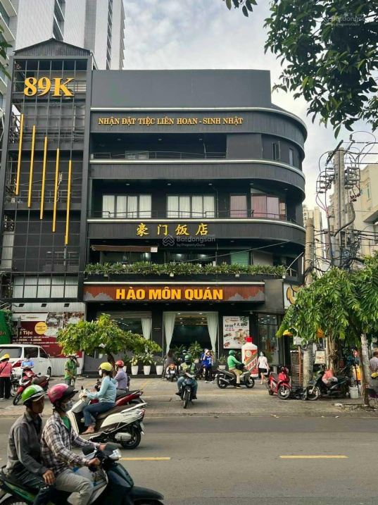 Showroom xe - MT Trần Bình Trọng, Quận 5 - 12x20m - 6 Tầng - HĐT 200 triệu - giá 88 tỷ (chính chủ)