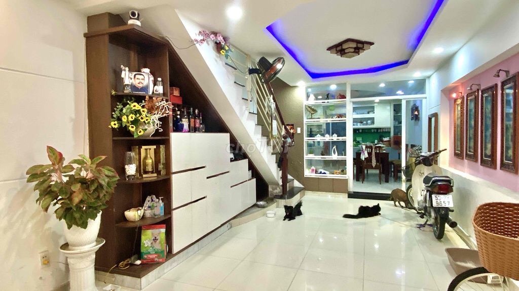 Bán Gấp nhà Mặt tiền Thành Công, p.Tân Thành, Tân Phú (4,1x18m - 5 tầng)