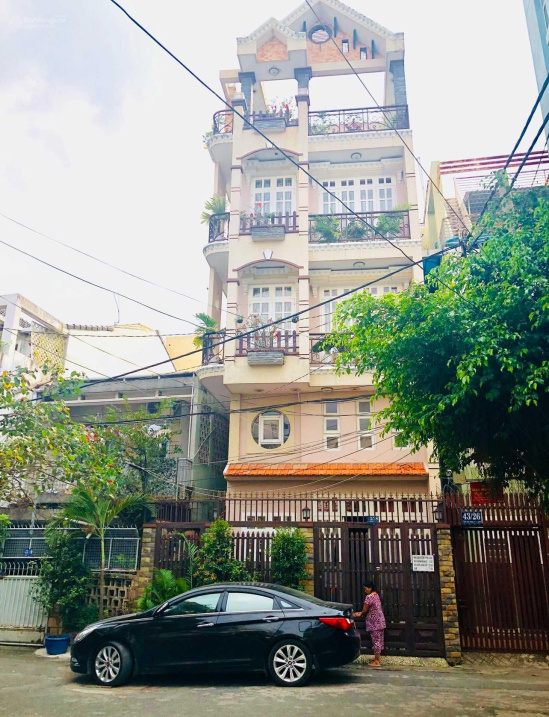Chính chủ bán HXH Trần Hữu Trang, Nhà to 4 lầu ngang 6m. 8 PN có vườn hoa, xe hơi ngủ trong nhà