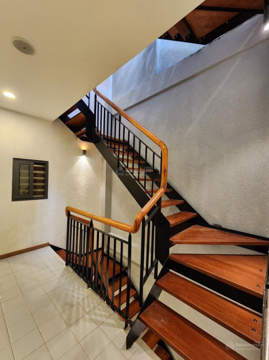 Căn hộ dịch vụ cao cấp. 4 tầng. DTSD: 289 m2, Q3. Dòng tiền ổn định 89 tr tháng. Giá chỉ 17 tỷ 900