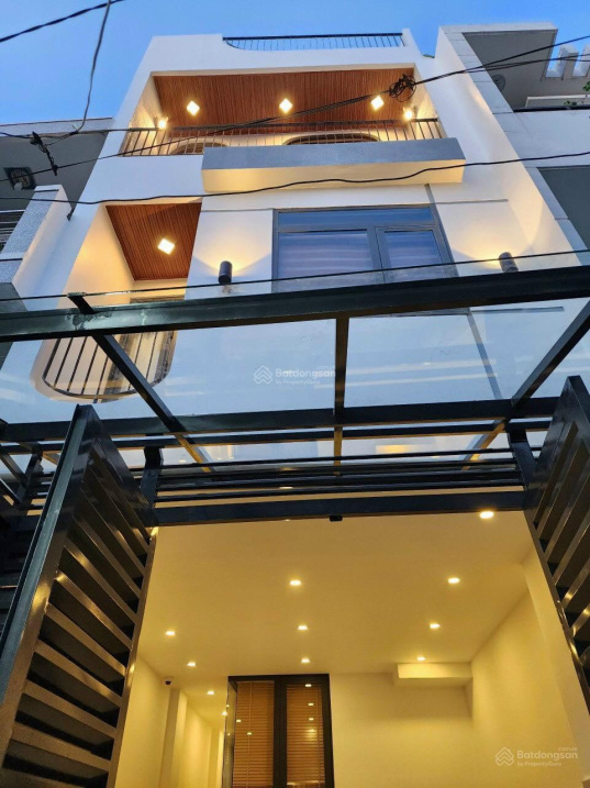 Căn hộ dịch vụ cao cấp. 4 tầng. DTSD: 289 m2, Q3. Dòng tiền ổn định 89 tr tháng. Giá chỉ 17 tỷ 900