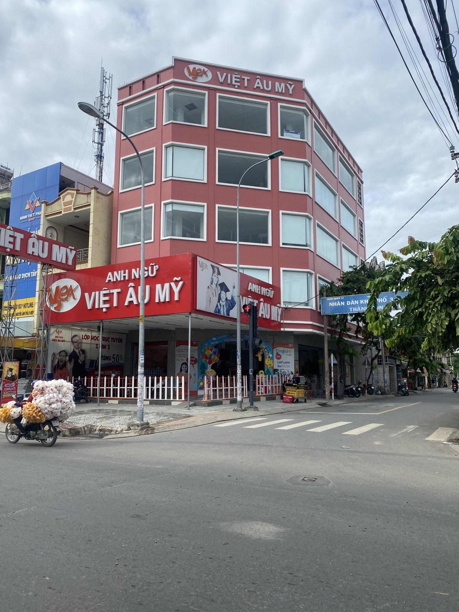 Nhà 2MT trước sau đường Nguyễn Văn Nghi 4 x 18.5m 1tr 3 lầu hẻm sau 6m