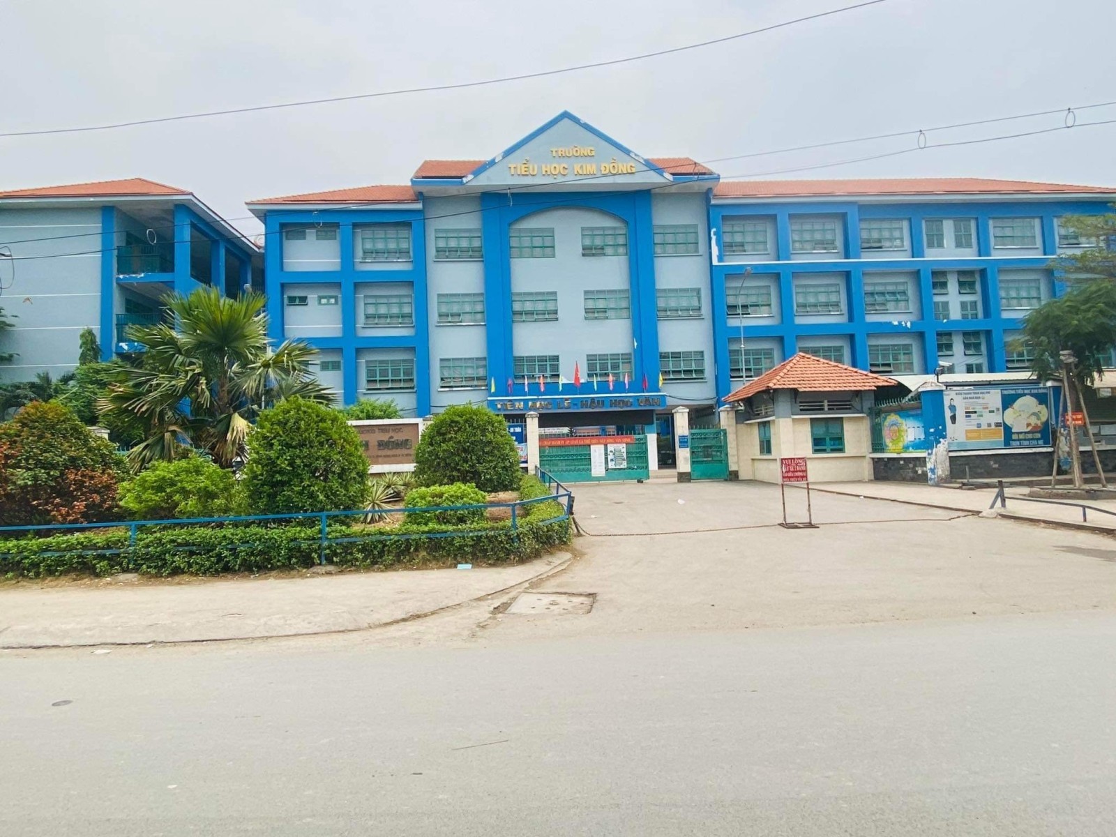 Bán gấp nhà hẻm ô tô, 42m, khu sầm uất Liên khu 4-5 Bình Tân nhỉnh 2 tỷ ở ngay, sổ riêng.