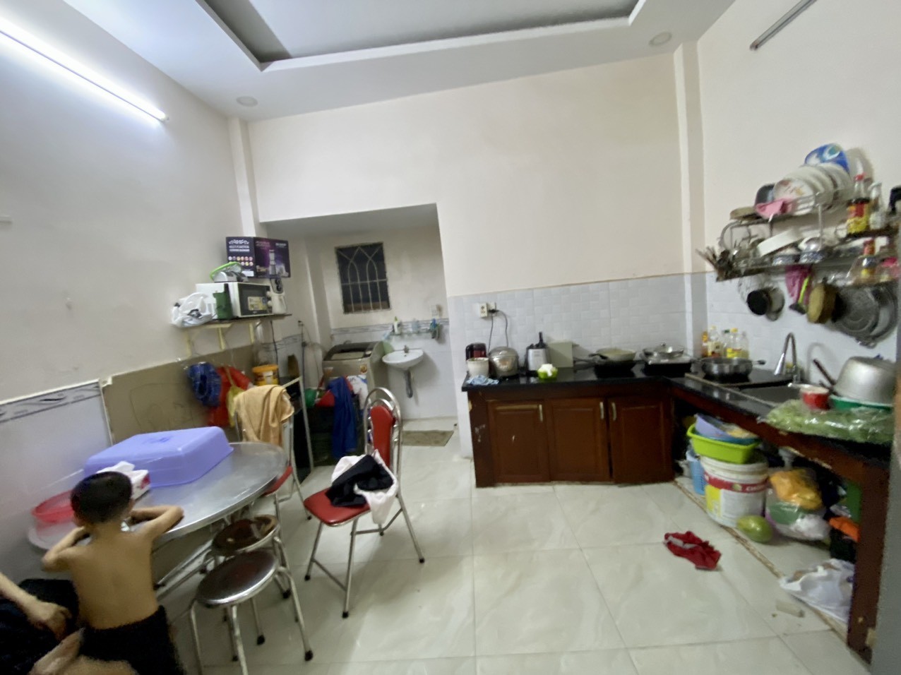 Bán gấp nhà hẻm ô tô, 42m, khu sầm uất Liên khu 4-5 Bình Tân nhỉnh 2 tỷ ở ngay, sổ riêng.