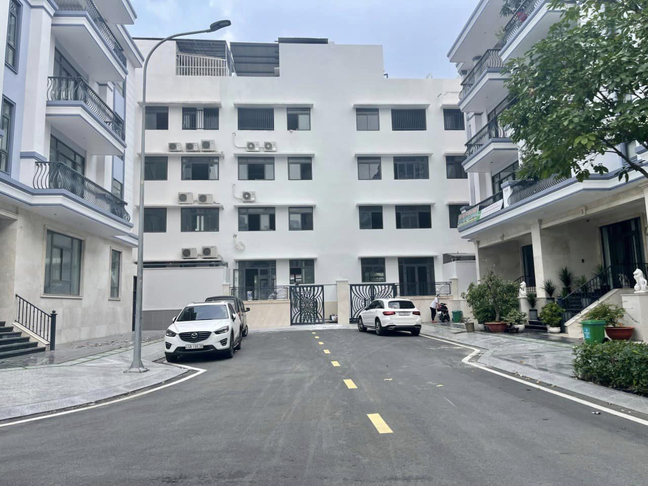VẠN PHÚC CITY GIÁ TỐT NHẤT.  NHỈNH 28TỶ. 198M. 5 TẦNG. CÓ THANG MÁY