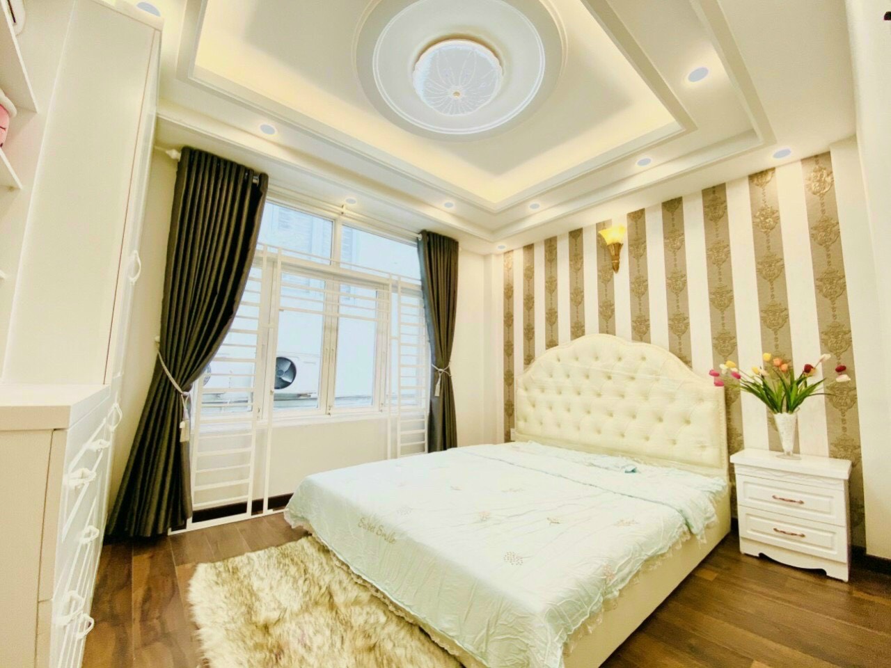 Chính chủ cần bán gấp nhà 5 tầng, 5 PN, diên tích lên tới 156m2 tại Q1 khu an ninh