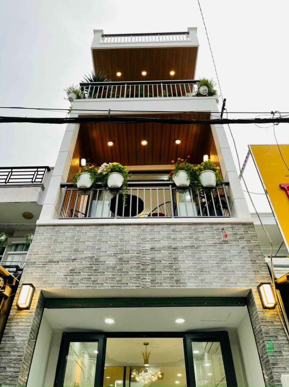 XC bán Gấp Mặt tiền Ngay Nguyễn Đình Chiểu, P.3 Q.3 ( DT 40m2) 5 tầng, giá 11,8 tỷ TL