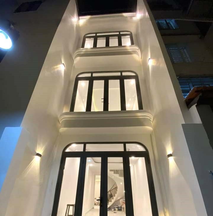 Bán nhà hẻm mới đẹp tại đường Nguyễn Biểu P2 Q5 (3.2x16m – 3 tầng sân thượng) giá cực tốt