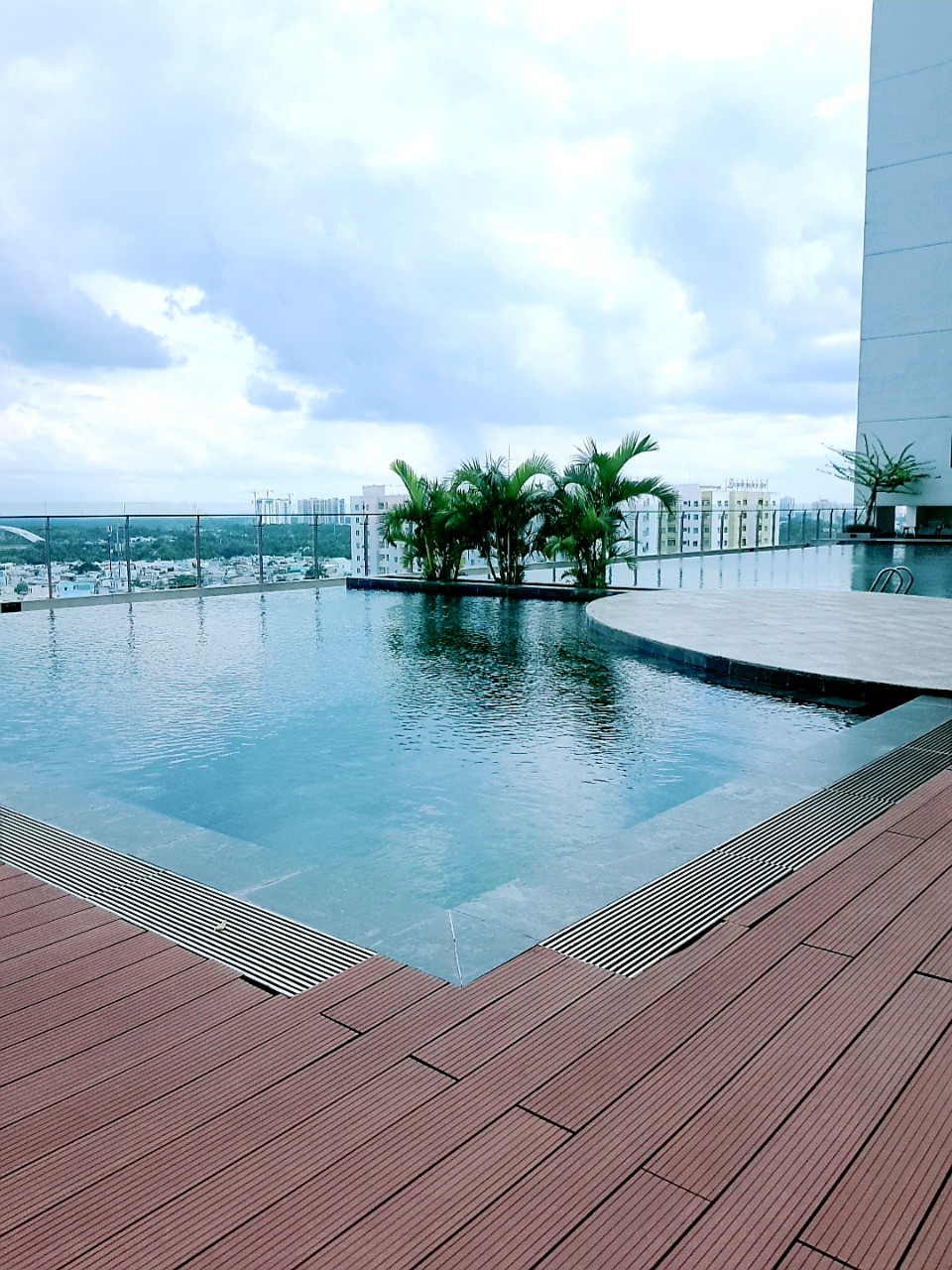 Cần bán căn 1PN/51,02m2 tầng 8 view hồ bơi dự án Central Premium Q8