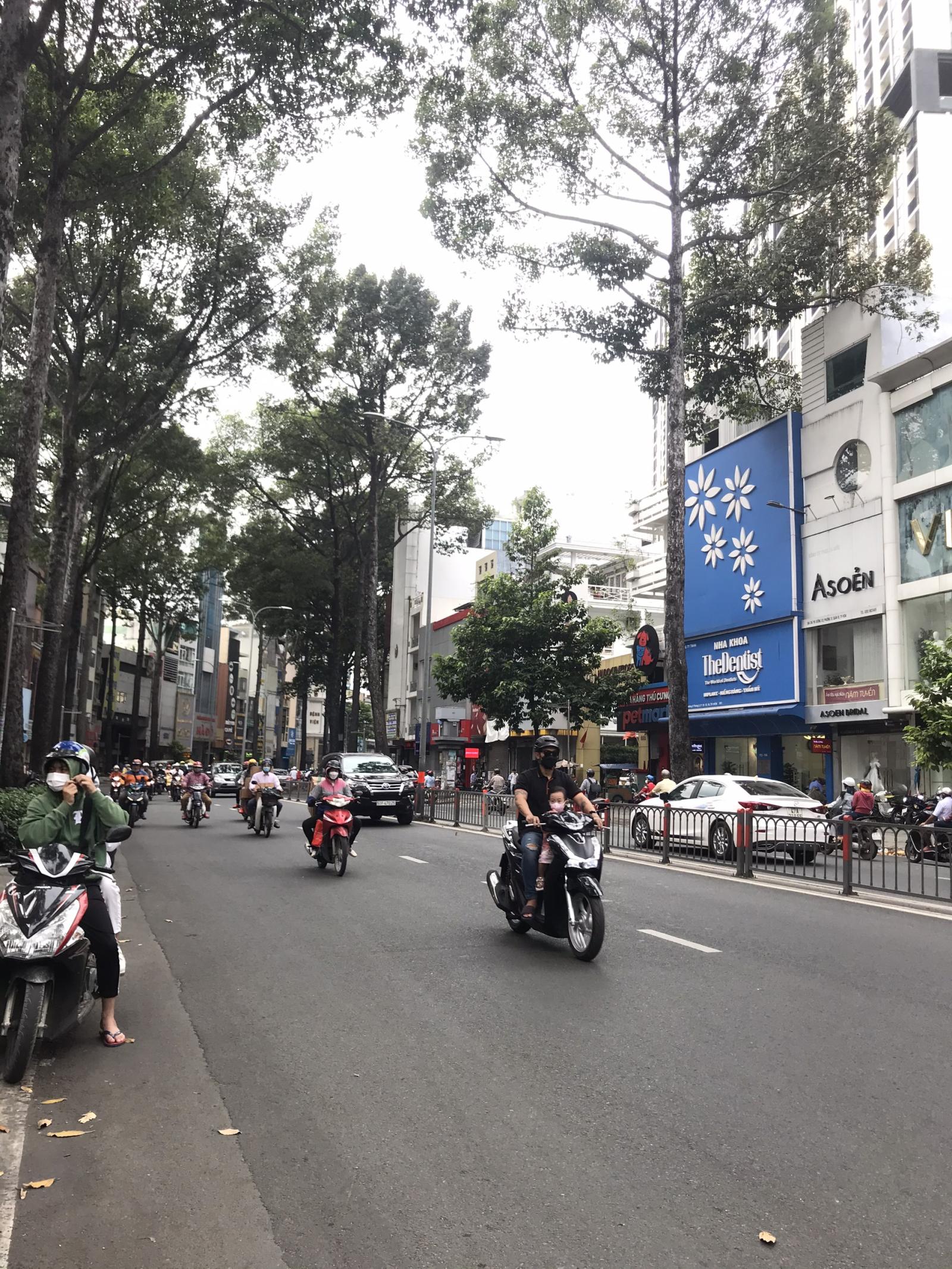 Tòa nhà 8 tầng mặt tiền đường 3 Tháng 2, Quận 10. Ngay Vạn Hạnh Mall