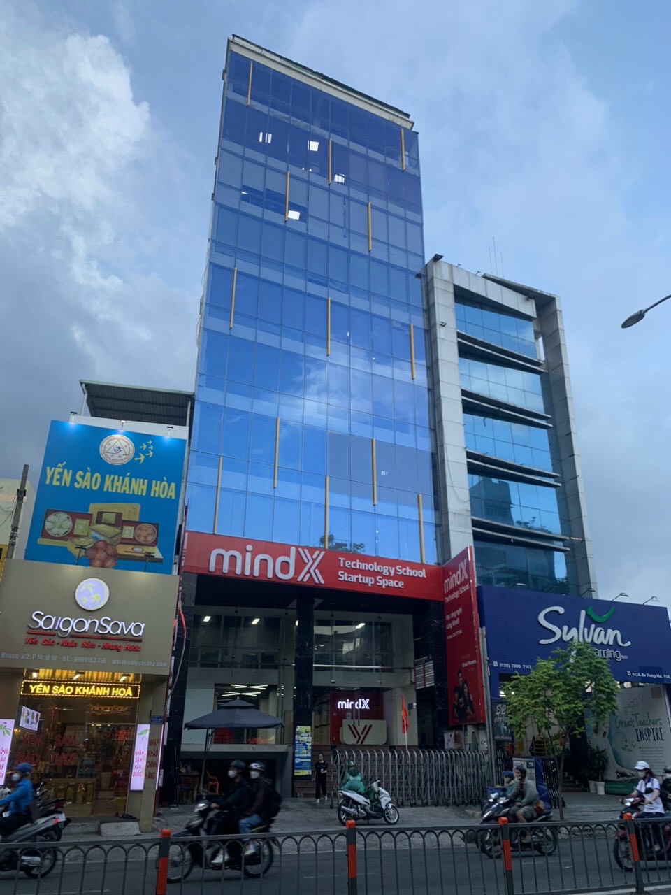 Bán tòa building dát vàng! 2 MT Cao Thắng DT: 7.5x17m, 6 lầu thang máy, full nội thất, giá 55 tỷ TL