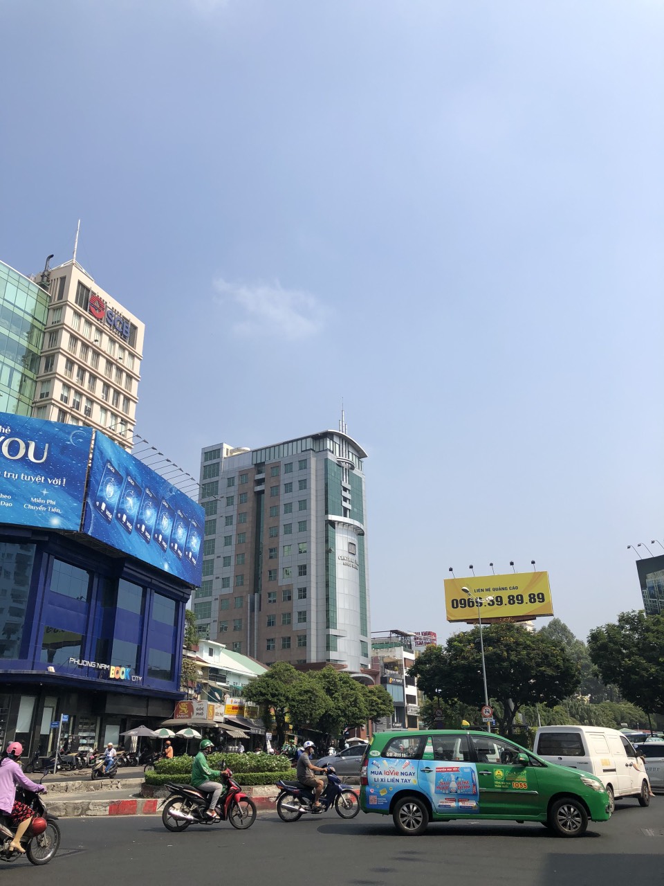 Ngộp ngân hàng bán gấp tòa nhà Nguyễn Hiền MT Quận 3 DT: 11x24m hầm 7 lầu thang máy HĐT: 250tr/th