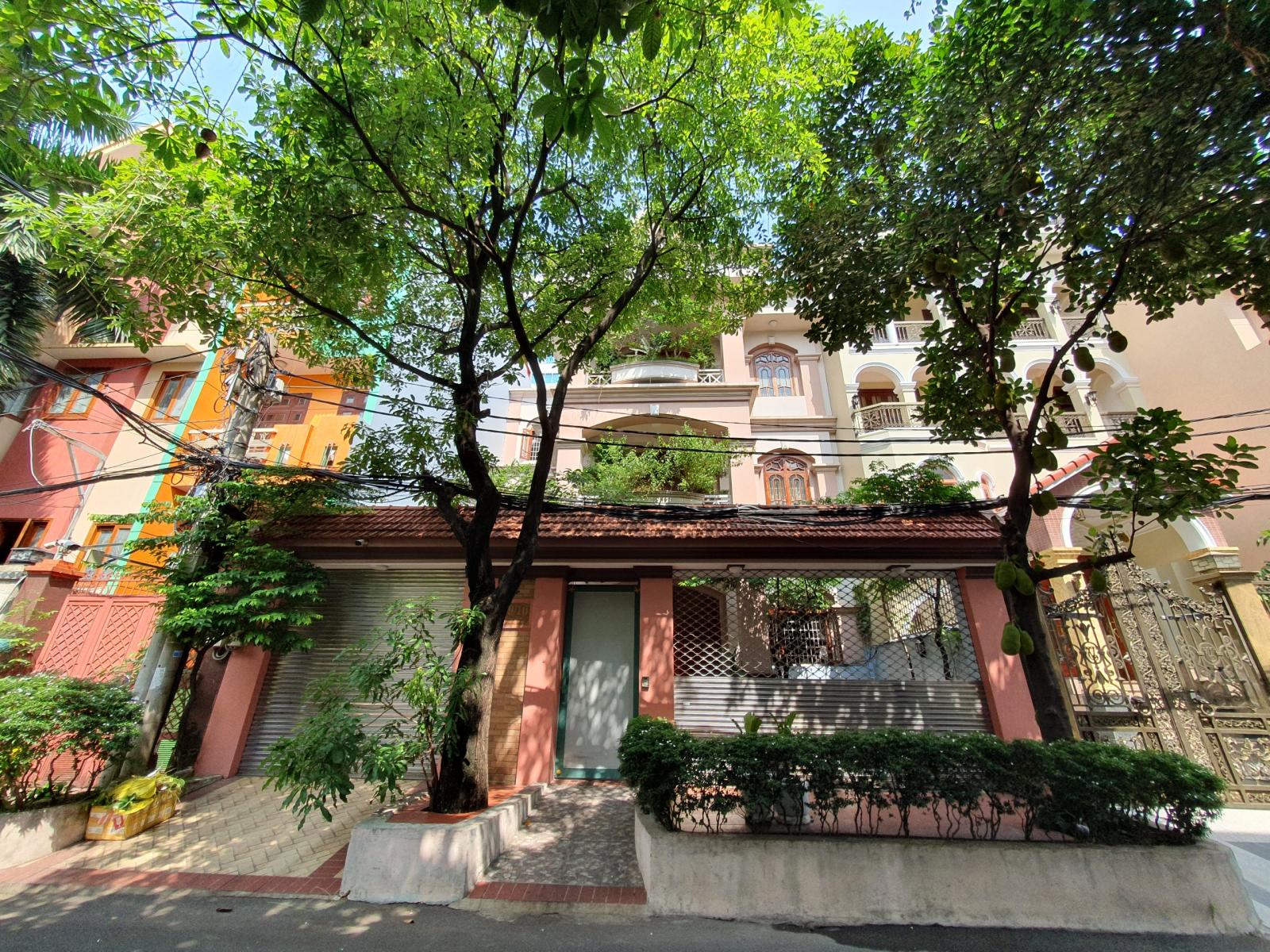 Bán nhà mặt tiền Thăng Long - Hậu Giang đoạn đẹp nhất 10mx22m 3 lầu giá cực rẻ 130tr/m2
