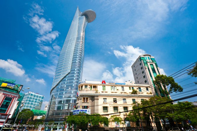 Bán gấp khách sạn 3 sao, mặt tiền Thái Văn Lung, Quận 1, 12 tầng, 68 phòng, chỉ 380 tỷ