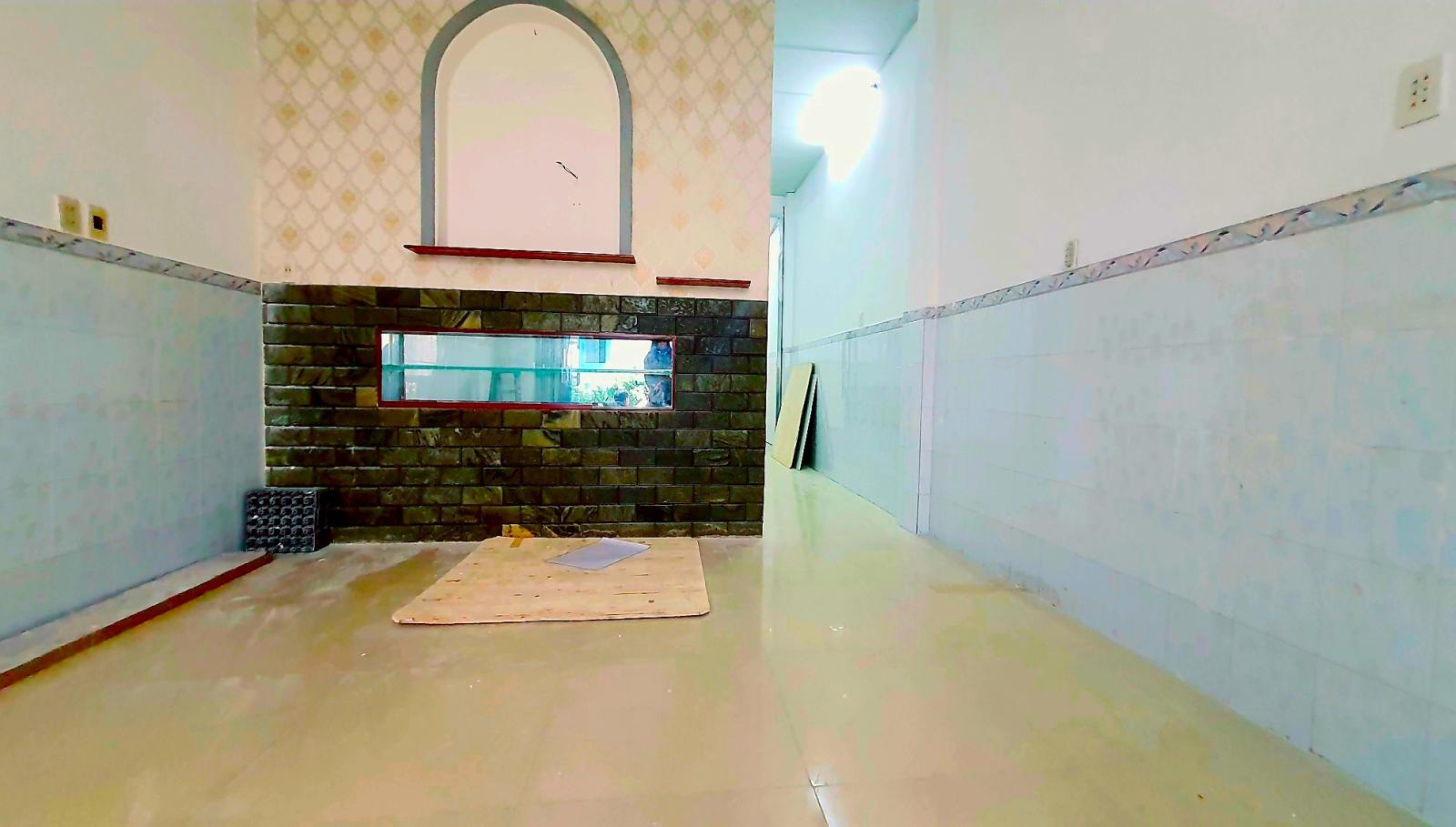 Hẻm xe ô tô 8m thông Quận 11 - Nhà Cấp 4: 3,7x13,5M tiện xây mới - 6,3 tỷ