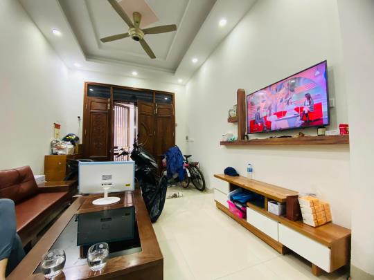 BÁN GẤP NHÀ HẺM XE TẢI SÁT MẶT TIỀN LẠC LONG QUÂN - KHU VỰC ĐÔNG ĐÚC - KD THUẬN LỢI - CHỈ NHỈNH 3 TỶ