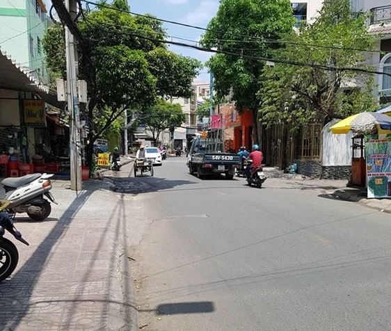 BÁN GẤP NHÀ HẺM XE TẢI SÁT MẶT TIỀN LẠC LONG QUÂN - KHU VỰC ĐÔNG ĐÚC - KD THUẬN LỢI - CHỈ NHỈNH 3 TỶ