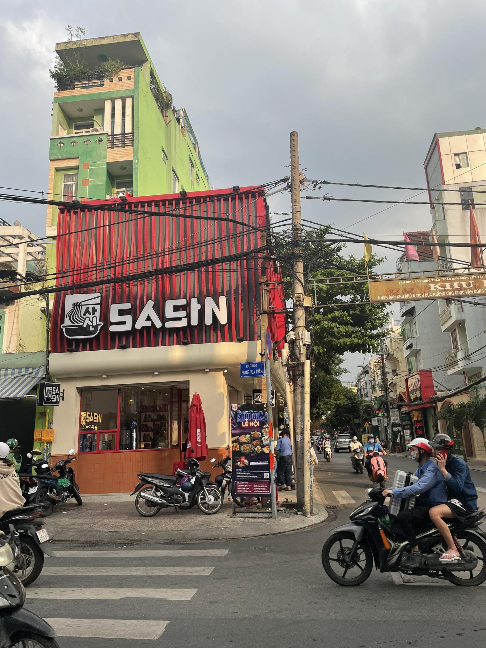 Bán căn gốc mặt tiền chợ Hoàng Hoa Thám Tân Bình 6x28m thu nhập 1,2 tỷ/năm giá 26 tỷ